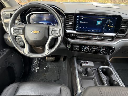 Used 2023 Chevrolet Silverado 1500 LTZ AWD/4WD image 25