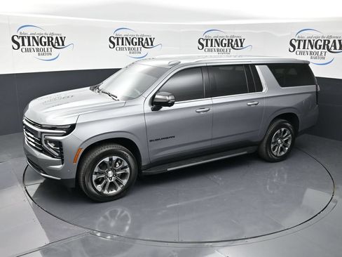 Used 2026 Chevrolet Suburban LT w/ Comfort Package RWD image 23