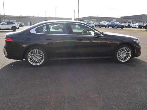 Used 2024 BMW 530i xDrive w/ Executive Package image 7