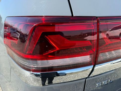 Used 2025 Volkswagen Atlas SEL AWD/4WD image 10