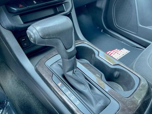 Used 2015 GMC Canyon SLE w/ SLE Convenience Package AWD/4WD image 16