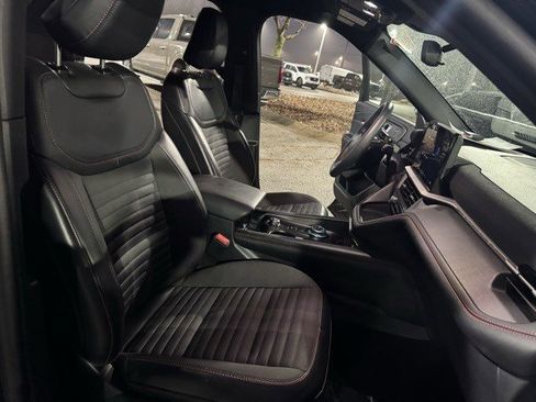 Certified 2025 Ford Explorer ST-Line w/ ST-Line Street Pack image 35