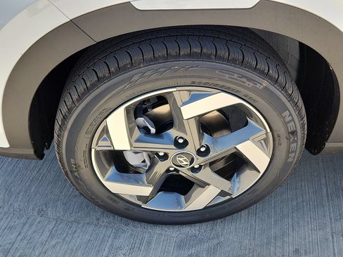 New 2026 Hyundai Venue SEL FWD image 7