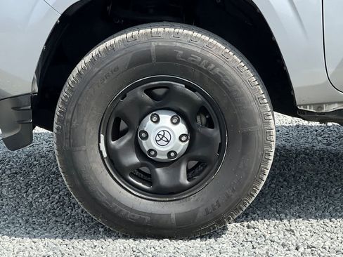 Used 2020 Toyota Tacoma SR w/ SR Convenience Package RWD image 34