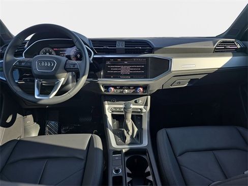 Certified 2024 Audi Q3 2.0T Premium Plus image 9