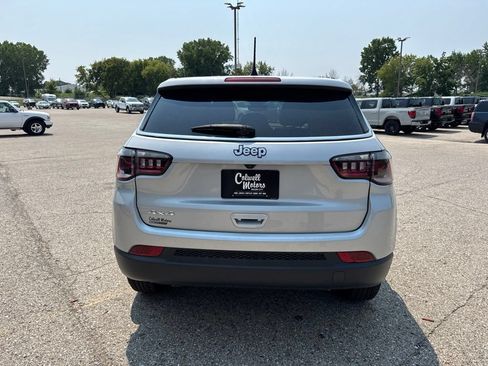 Used 2024 Jeep Compass Sport AWD/4WD image 4