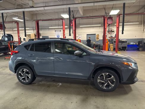 Used 2024 Subaru Crosstrek 2.0i Premium image 9
