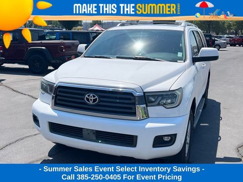 Used 2019 Toyota Sequoia SR5 AWD/4WD image 2