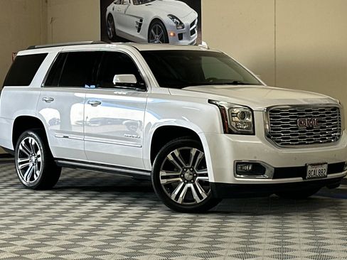 Used 2018 GMC Yukon Denali w/ Denali Ultimate Package image 2