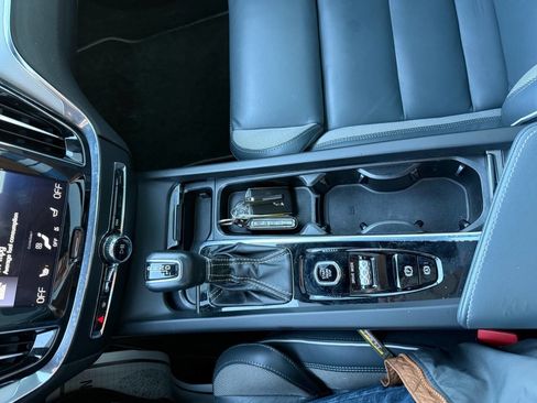 Used 2020 Volvo S60 T6 R-Design image 21