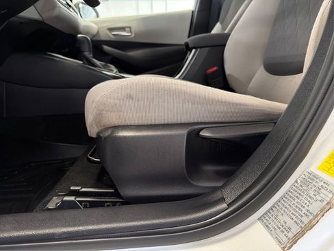 Used 2021 Toyota Corolla LE FWD image 22