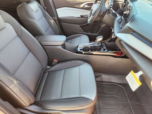 New 2026 Chevrolet Trax LT w/ Driver Confidence Package FWD image 12