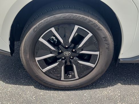 Certified 2026 Toyota bZ FWD image 9