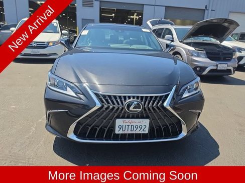 Used 2025 Lexus ES 350 w/ Premium Package FWD image 2