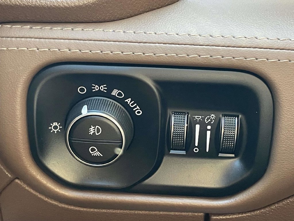 Used 2024 RAM 1500 Limited AWD/4WD image 29