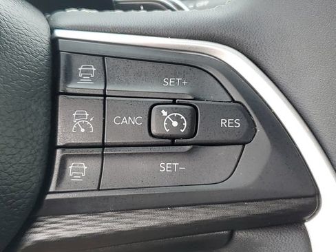Used 2023 Jeep Grand Cherokee Laredo w/ Trailer Tow Prep Group (B) AWD/4WD image 12