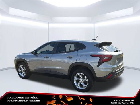 Certified 2024 Chevrolet Trax LS w/ LS Convenience Package FWD image 4