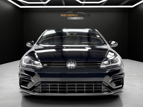 Used 2018 Volkswagen Golf R 4-Door AWD/4WD image 8