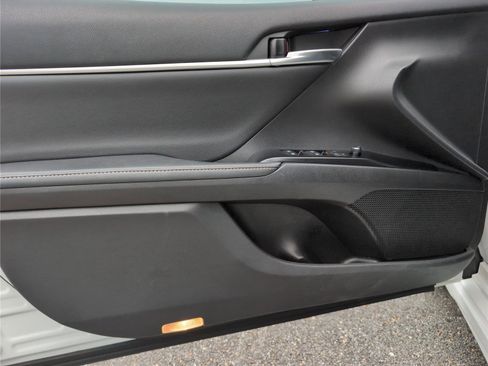 Used 2020 Toyota Camry XSE image 12