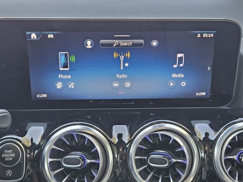 Used 2025 Mercedes-Benz GLA 250 image 18