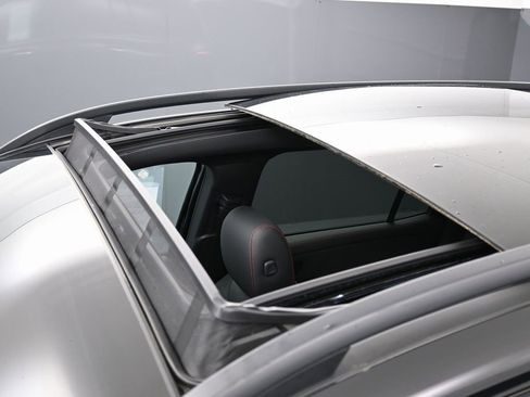 Used 2024 Mercedes-Benz EQB 250+ image 13