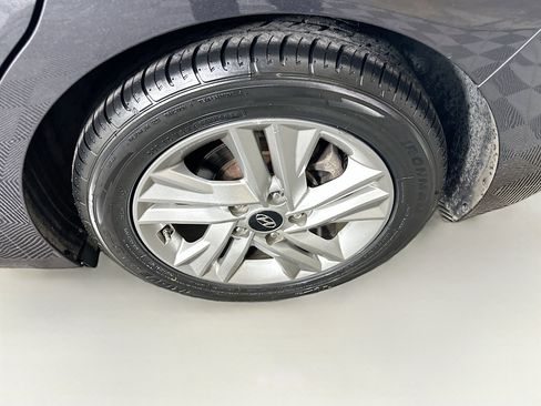 Used 2020 Hyundai Elantra Value Edition FWD image 11