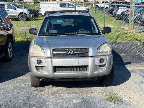 Used 2006 Hyundai Tucson GL FWD image 3