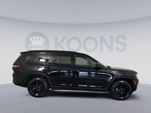 Used 2025 Jeep Grand Cherokee L Altitude AWD/4WD image 8