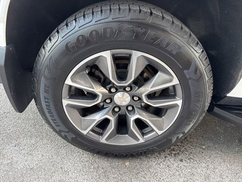 Used 2023 Chevrolet Suburban LS image 13