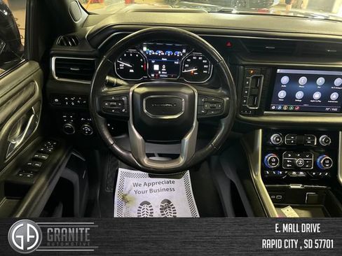 Used 2021 GMC Yukon Denali w/ Denali Premium Package AWD/4WD image 16