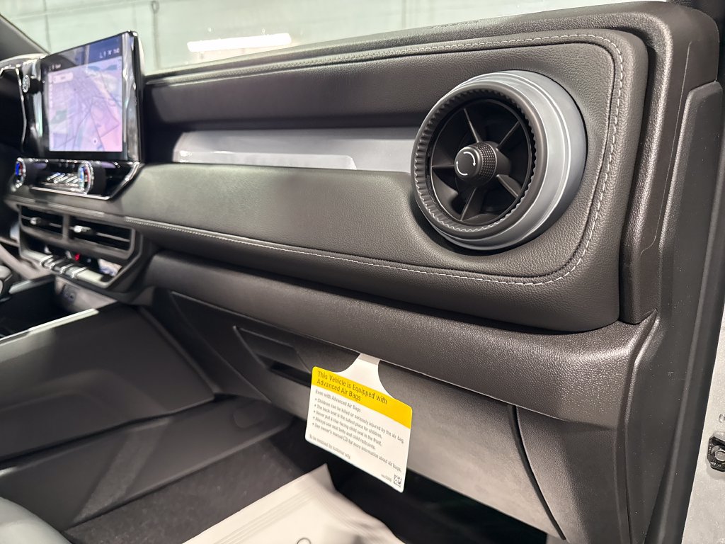 New 2026 Chevrolet Colorado LT w/ LT Convenience Package AWD/4WD image 28