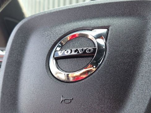 Used 2021 Volvo XC40 T5 R-Design w/ Advanced Package image 22