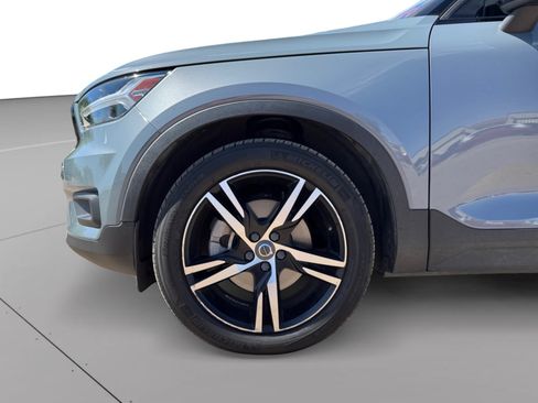 Used 2020 Volvo XC40 T5 R-Design w/ Protection Package AWD/4WD image 9