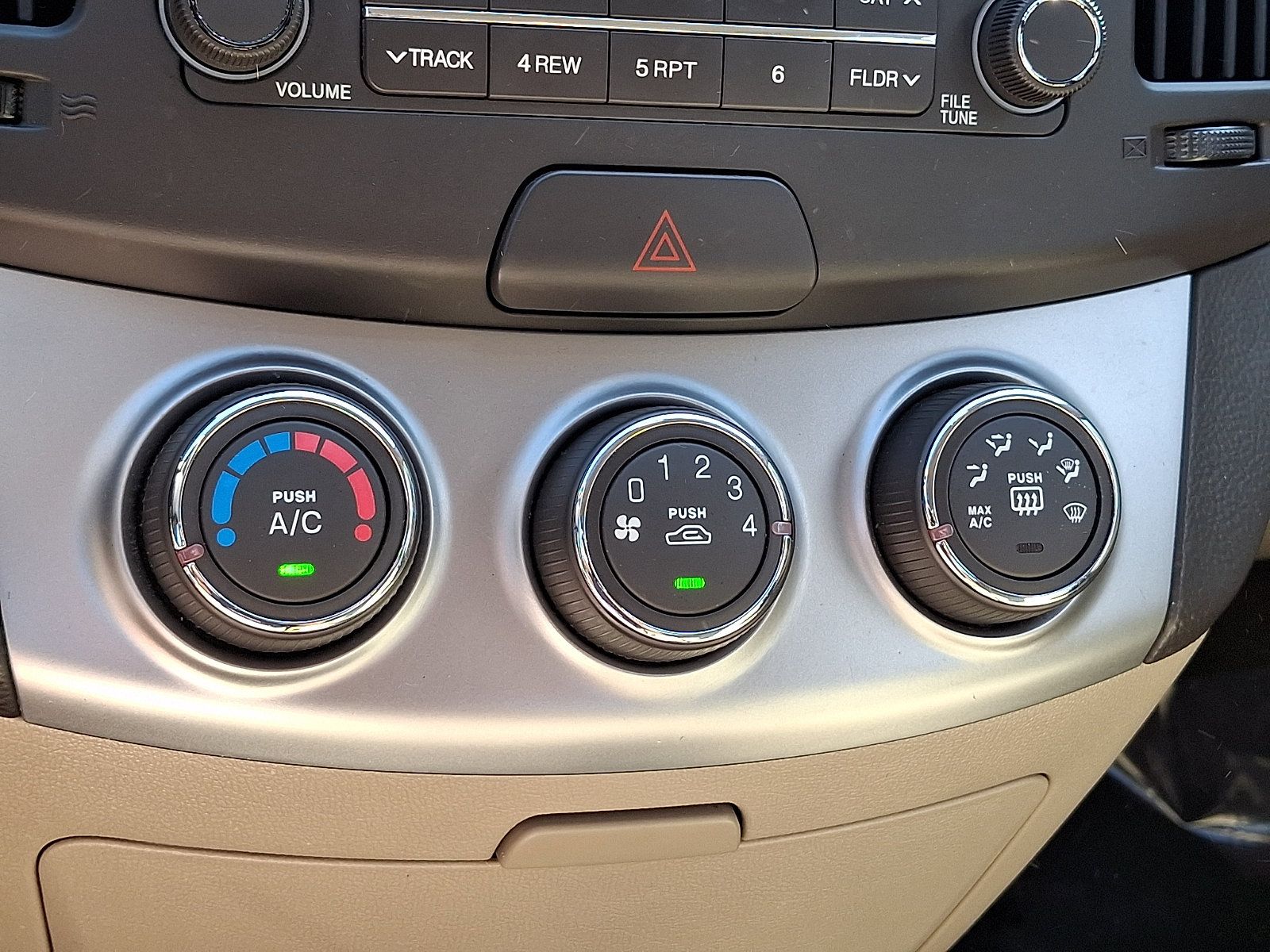 Used 2010 Hyundai Elantra GLS FWD image 17