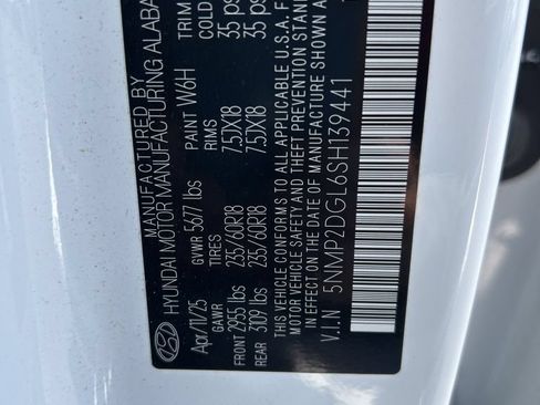 Used 2025 Hyundai Santa Fe SEL AWD/4WD image 3
