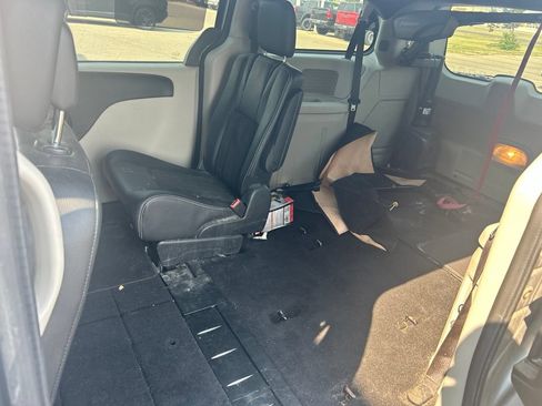 Used 2019 Dodge Grand Caravan SXT FWD image 8