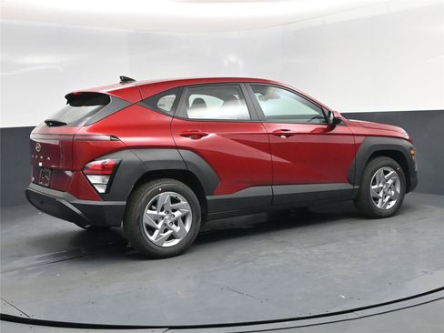 New 2026 Hyundai Kona SE image 4