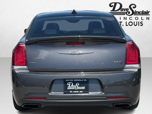 Used 2018 Chrysler 300 S w/ 300S Premium Group AWD/4WD image 4