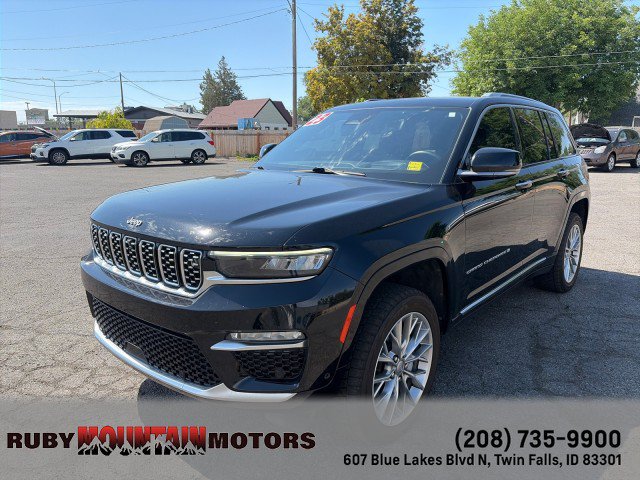 Used 2023 Jeep Grand Cherokee Summit w/ Adv Protech Group IV AWD/4WD image 3