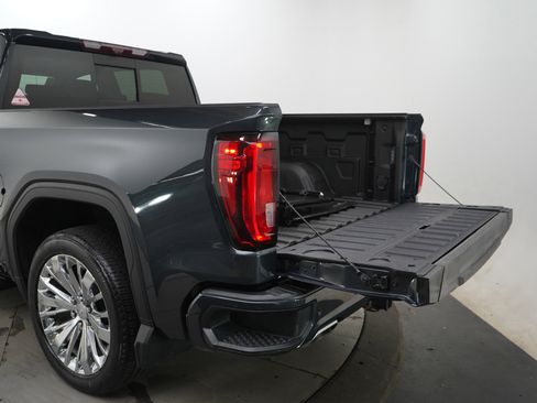Used 2022 GMC Sierra 1500 Denali w/ Denali Reserve Package AWD/4WD image 9