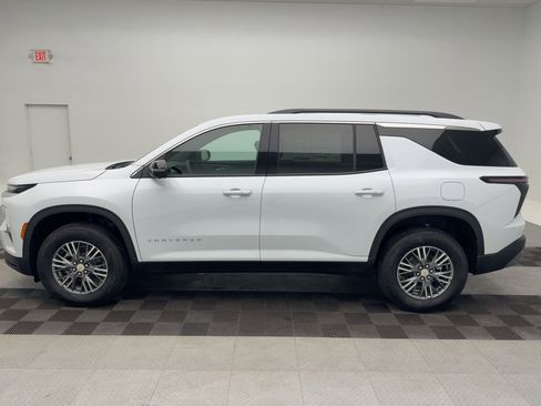 New 2026 Chevrolet Traverse LT w/ Driver Confidence Package image 2