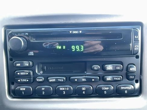 Used 2005 Ford Escape XLT image 8