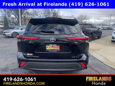 Used 2020 Toyota Highlander XLE image 4