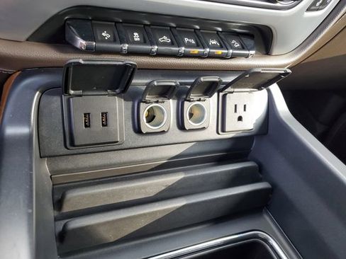 Used 2018 GMC Sierra 1500 SLT image 25