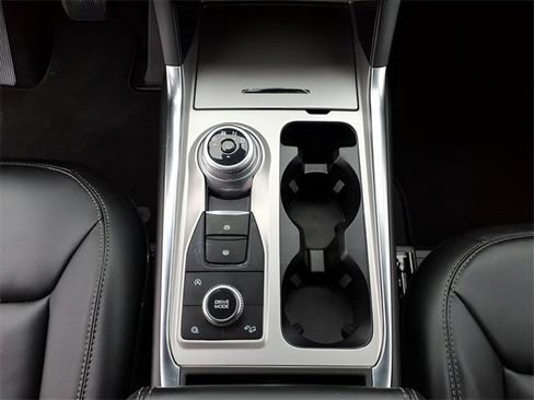 Used 2023 Ford Explorer XLT w/ Equipment Group 202A image 25