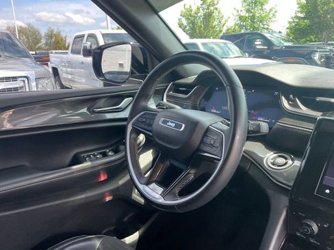 Used 2022 Jeep Grand Cherokee L Laredo AWD/4WD image 28