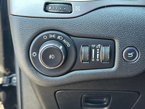 Used 2020 Jeep Cherokee Limited AWD/4WD image 35