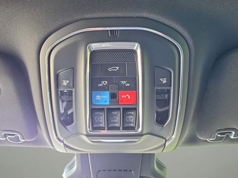 Used 2025 Jeep Wagoneer S Limited AWD/4WD image 23