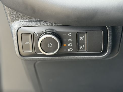 Used 2025 Ford Explorer ST-Line w/ ST-Line Street Pack AWD/4WD image 21