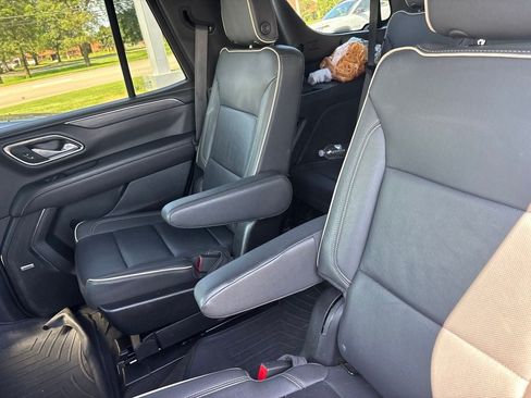Used 2024 GMC Yukon SLT w/ SLT Premium Package AWD/4WD image 21